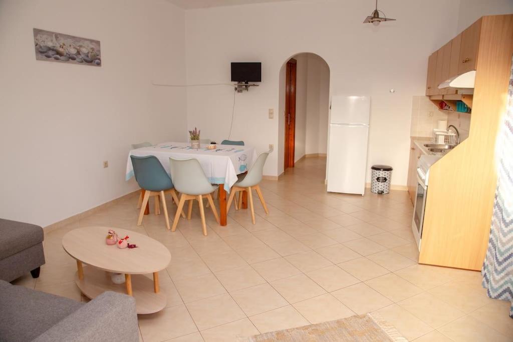 Ferienwohnung Εξοχη Και Θαλασσα Makrýgialos Exterior foto